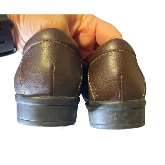 Clarks Collection Brown Leather Slip On Round Toe Shes Sz 7.5 - Picture 7 of 9
